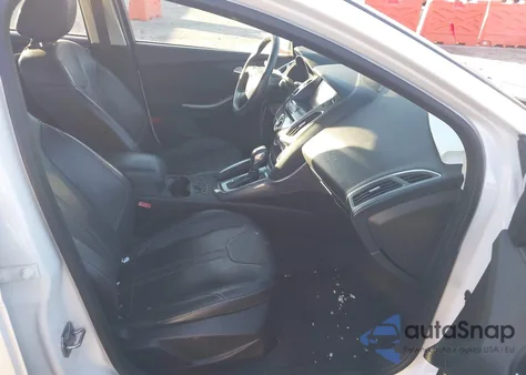 2013 Ford Focus Titanium из США, поврежденный, VIN 1FADP3N28DL136301